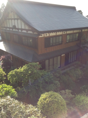 横峰寺へ到着すると大きな客殿が目に飛び込んで来ます。