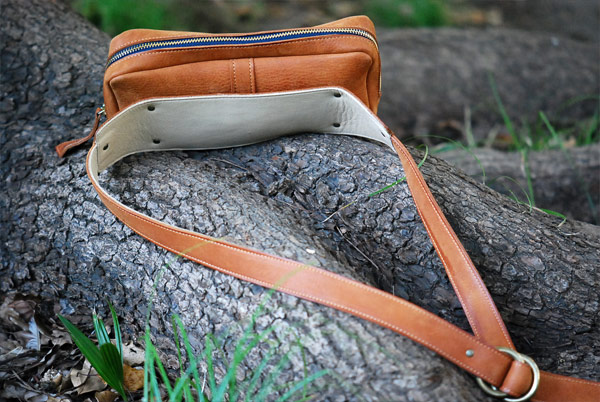Shoulder-pouch.cm02.jpg