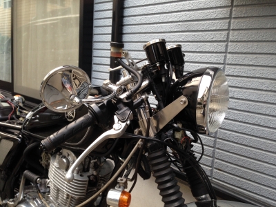 SR400 ペイトンプレイスヘッドライトステー
