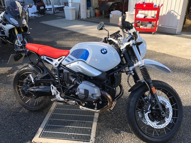 BMW nineT urbanGS 純正ハイシート