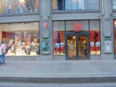 H&M店舗の例 (フィンランド・ヘルシンキ)