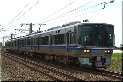北陸本線 521系
