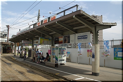 万葉線 高岡駅前