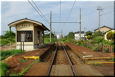 中伏木駅