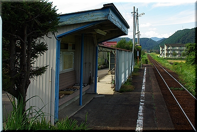 万場駅