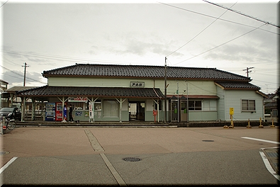 戸出駅