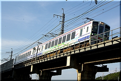 ほくほく線 HK100形