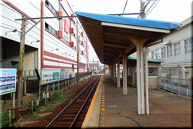 西泉駅