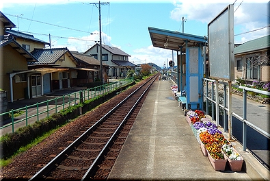関富岡駅