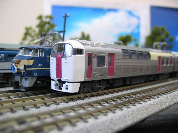 Nゲージ鉄道模型 マイクロエース　215系第二次車　10両セット 車両のみ Amazon | マイクロエース Nゲージ 215系2次型「ホリデー快速