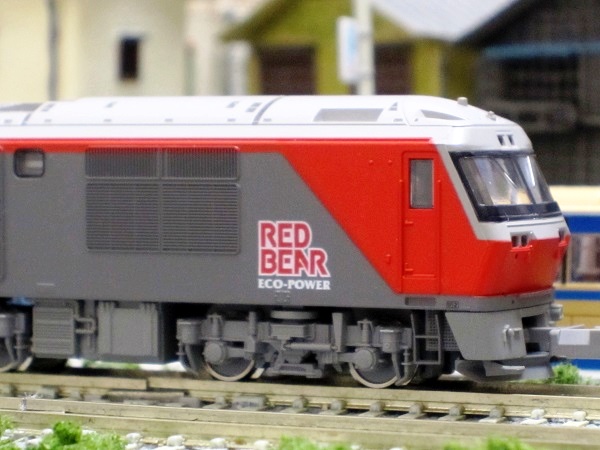 Nゲージ鉄道模型】KATO DF200-50番台入線 北の大地の赤い熊登場 Nゲージ鉄道模型】KATO DF200-50番台入線 北の大地の赤い熊登場