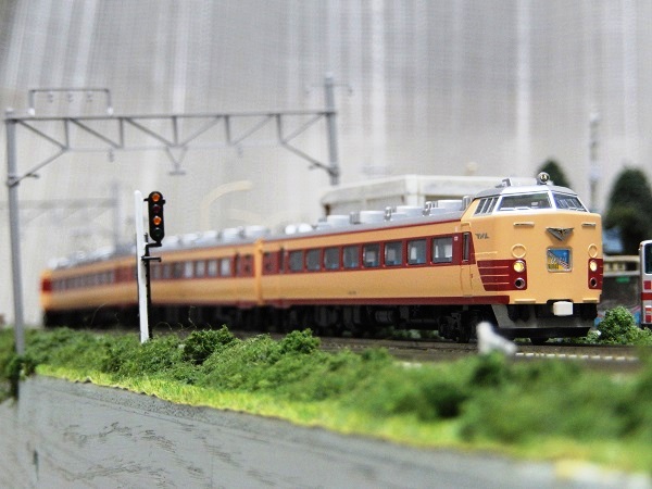Nゲージ鉄道模型】KATO EF65-1000前期型牽引「あけぼの」と485系