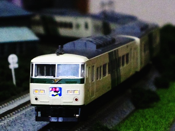 【LED換装】KATO 踊り子 185系200番台7両・0番台5両 計12両 185系 踊り子色 7両セット | KATO(カトー) 10-1442 10-1443 鉄道