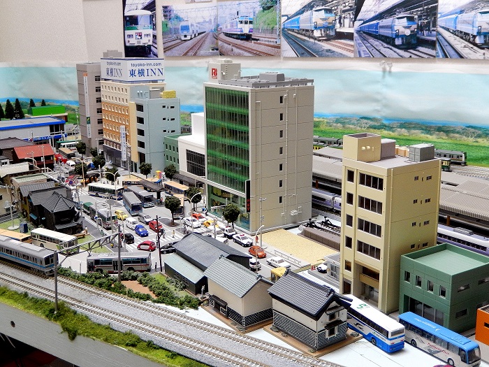 Nゲージ　自作ストラクチャー　ビル建設現場　ジオラマ Nゲージ ラウンドビルセット グレー 鉄道模型 ジオラマ