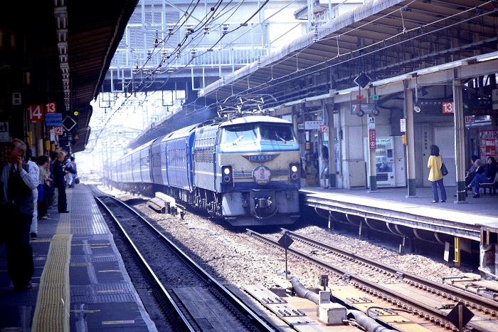 懐かし撮り鉄】1998年10月横浜駅に到着したブルートレイン寝台