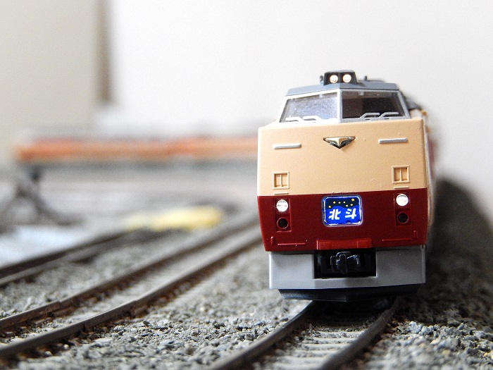 SAZAN】鉄道ジオラマ展示台※TOMIXレール 3線路とTOMIX機関庫(3両
