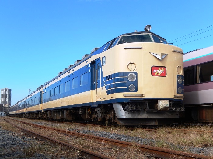 値引きする JR四国 特急用指定席・自由席サボ（キハ181系、キハ185系） 心地よ 鉄道模型