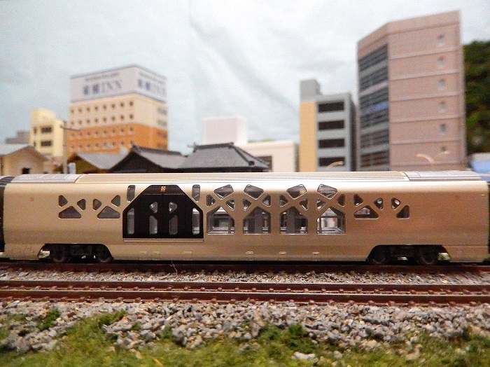 KATO　四季島　オマケにSP幌 KATO…E001形『TRAIN SUITE 四季島』＜3-3＞ : スノ・ブロ2