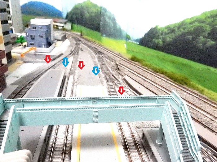 鉄道模型 ジオラマ 展示台 Nゲージ用 架線柱ヤード灯付 電車区