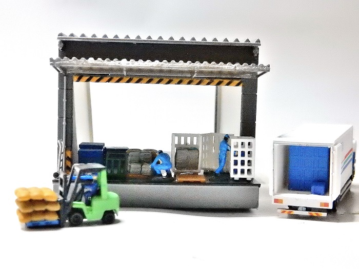 Nゲージジオラマ自宅新レイアウト製作記】 ファッションビル搬入口駐車