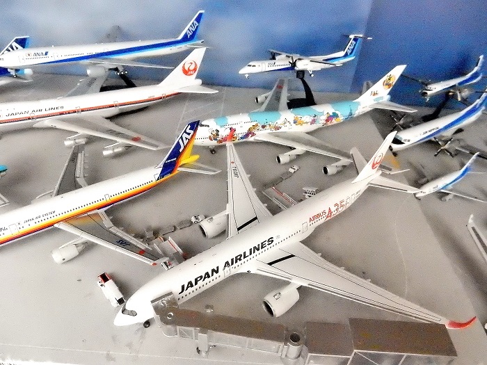 航空機事業部】1/400 飛行機模型 空港ジオラマアクセサリー やなかデジタルファクトリー製 GSE（Ground Support  Equipment）空港地上支援車両ベルトローダー車が到着しましたヽ(=´▽`=)ﾉ - 20201102_2969751.jpg