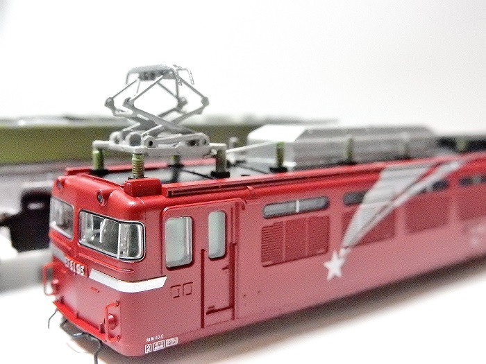 Nゲージ鉄道模型】＜入線整備＞KATO EF81北斗星色 パンタ・碍子塗装