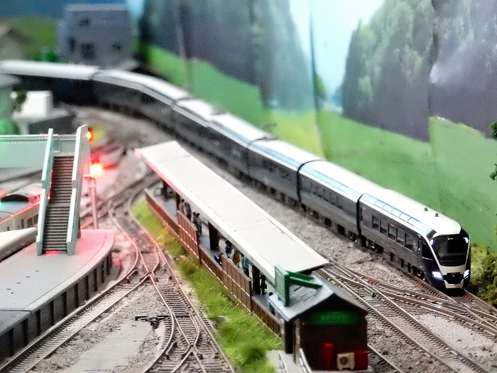 Nゲージ鉄道模型】KATO Nゲージ E261系 サフィール踊り子 8両セットが入線しました【YouTube動画あり】ヽ(=´▽`=)ﾉ | 鉄道に萌え