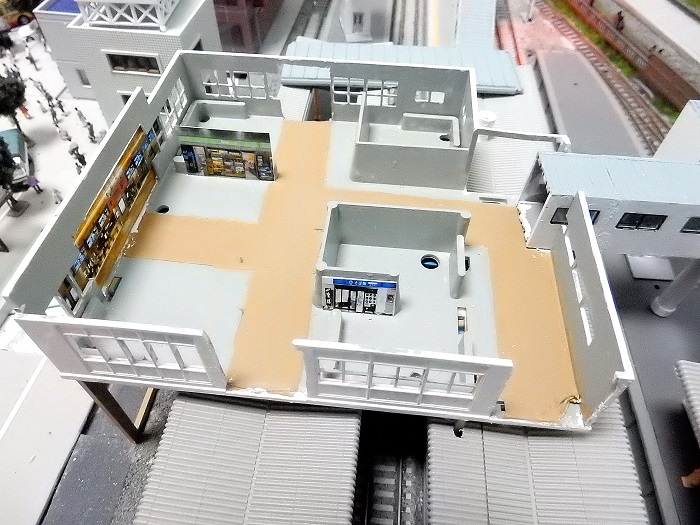 KATO製品 複線レイアウト(橋上駅舎)① （近郊形橋上駅舎拡張