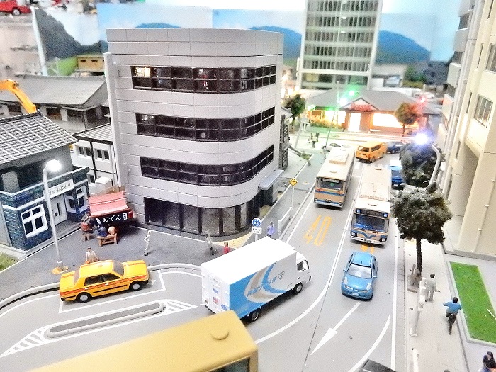 新品未使用品】ジオラマ19点セット 交差点 橋 駅前公園 町工場
