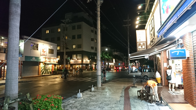 にぎわう週末1.jpg