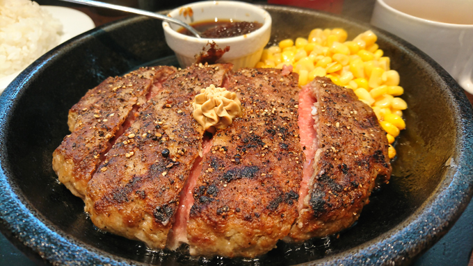 ハンバーグでしめる2.jpg