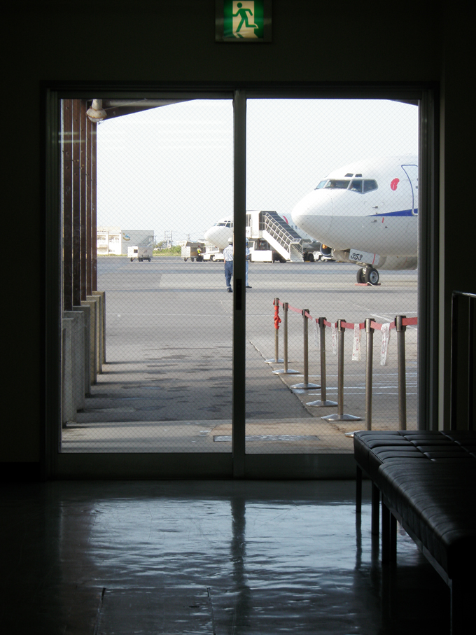 旧空港のそば1.jpg