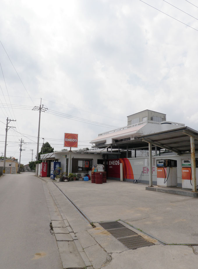 給油所と公民館2011年7.jpg