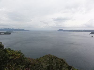 浅茅湾を一望