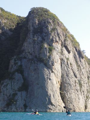 鋸割岩