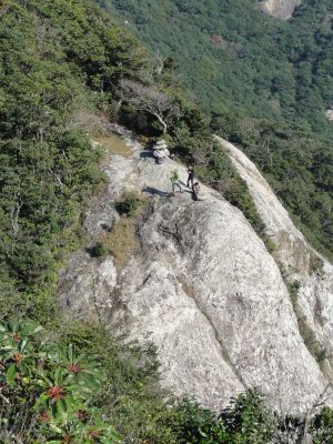 岩のテラス