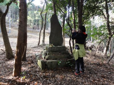 万歳峠の石碑