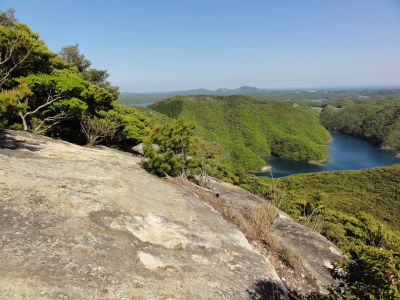 岩のテラス