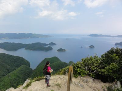 山頂より浅茅湾を望む