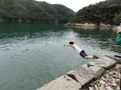 ダイブするHさん