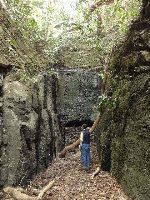 阿連の古代坑