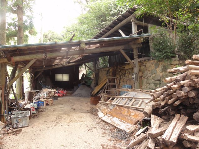 炭焼き小屋