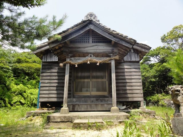与良祖神社(拝殿)