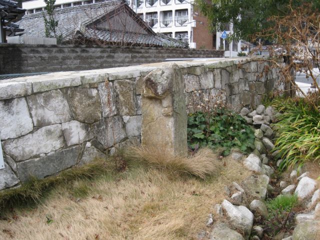 腹冷やし石