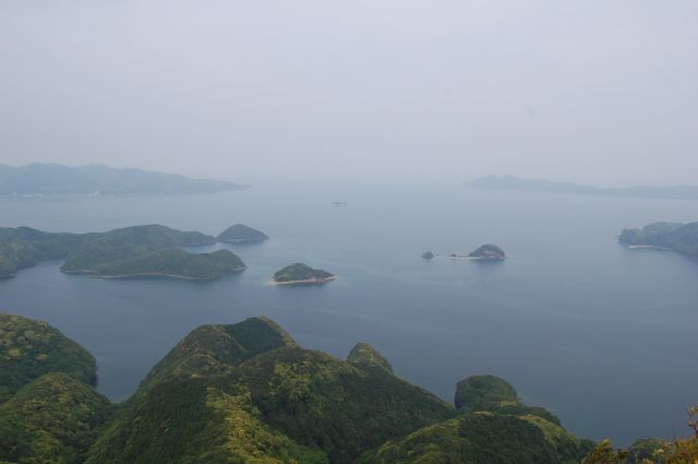 山頂から朝鮮半島を望む