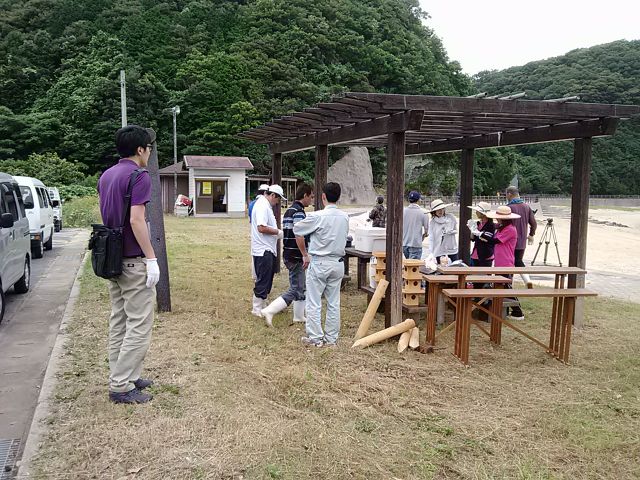 海開きの準備