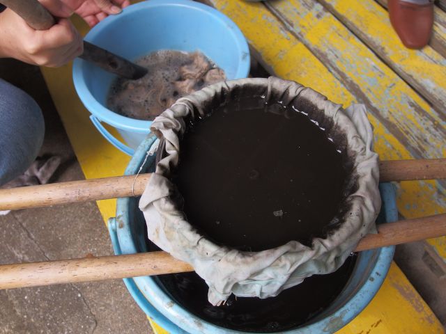 黒い染料