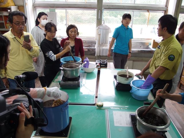 草木染体験の様子