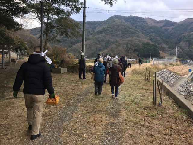 進む人たち