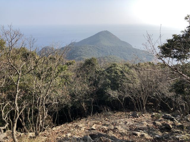 大梶岳を望む